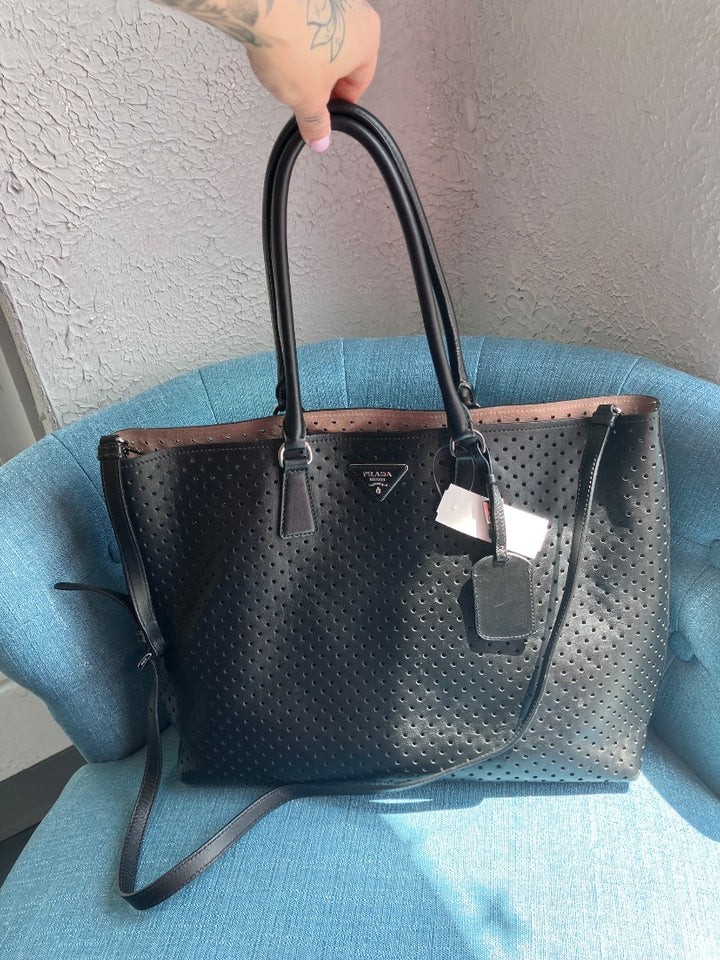 Prada, Black, Handbag, Medium