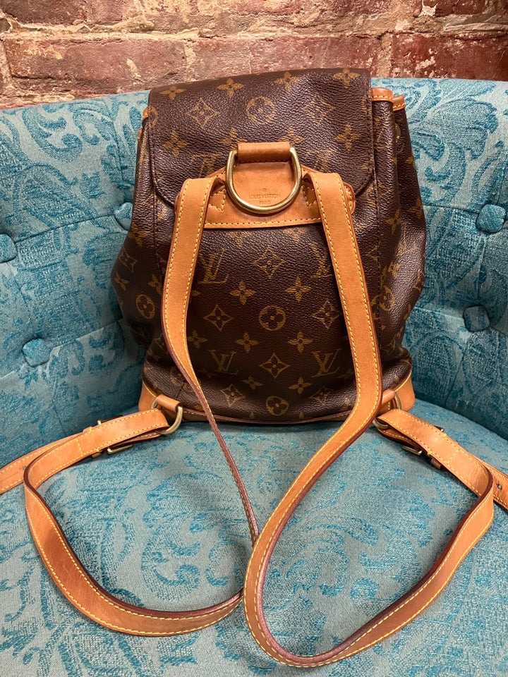 brown Louis Vuitton Handbag, Medium