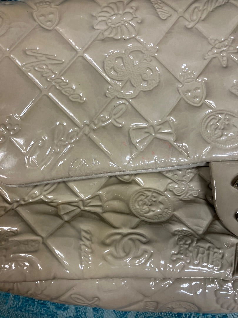 tan Chanel Handbag, Medium