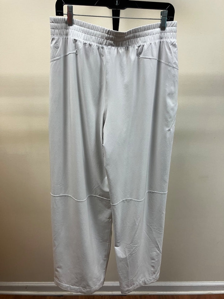 White lululemon pant, 10