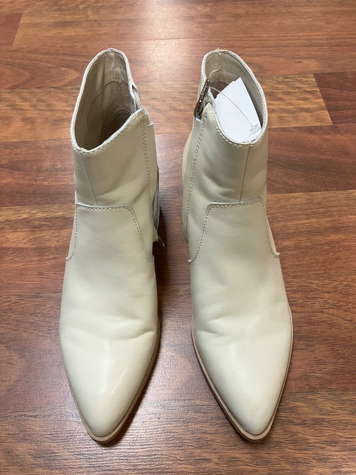White dolce vita boot, 7