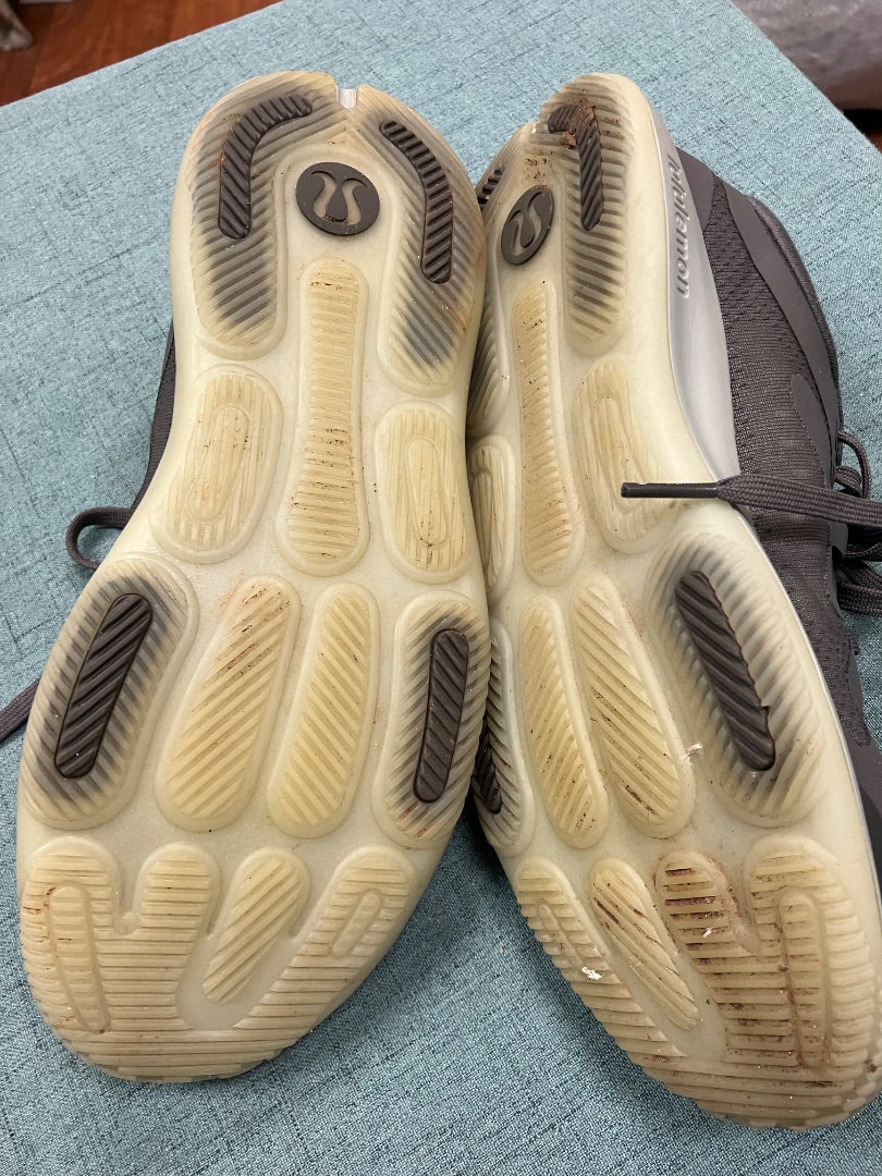 grey lululemon sneaker, 7.5
