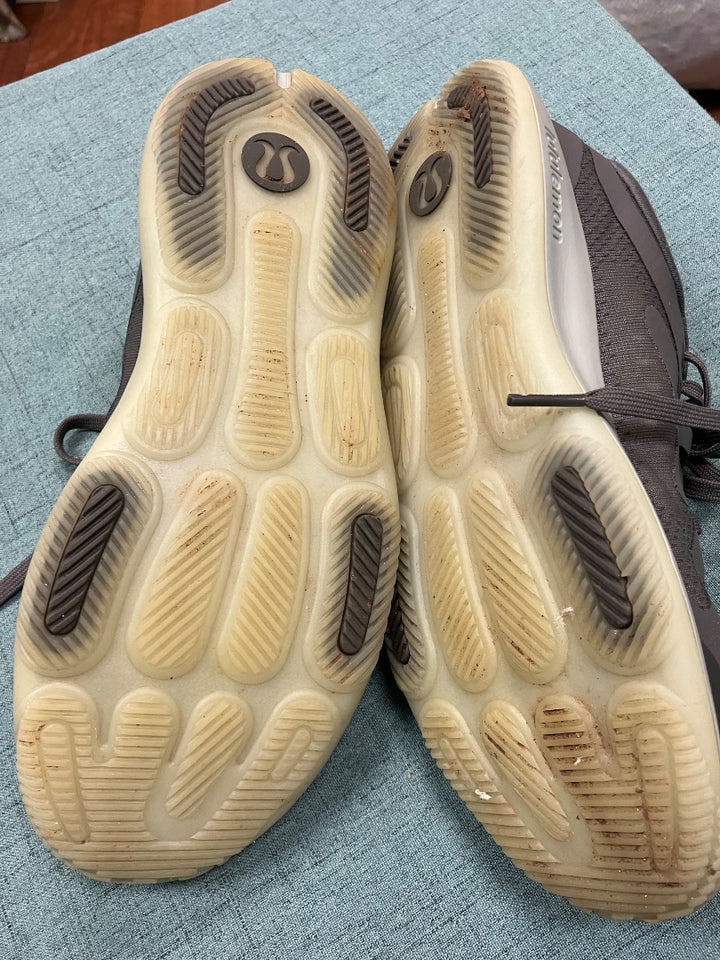 grey lululemon sneaker, 7.5