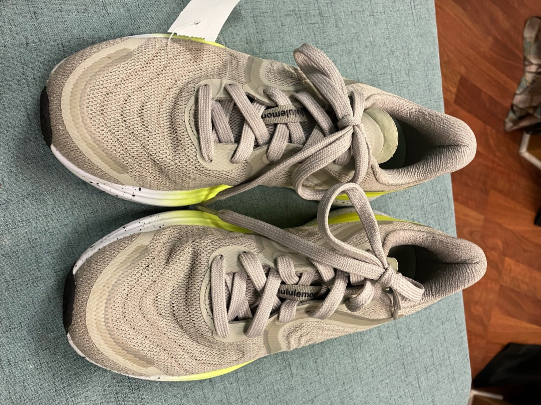 Grey+ lululemon sneaker, 7.5