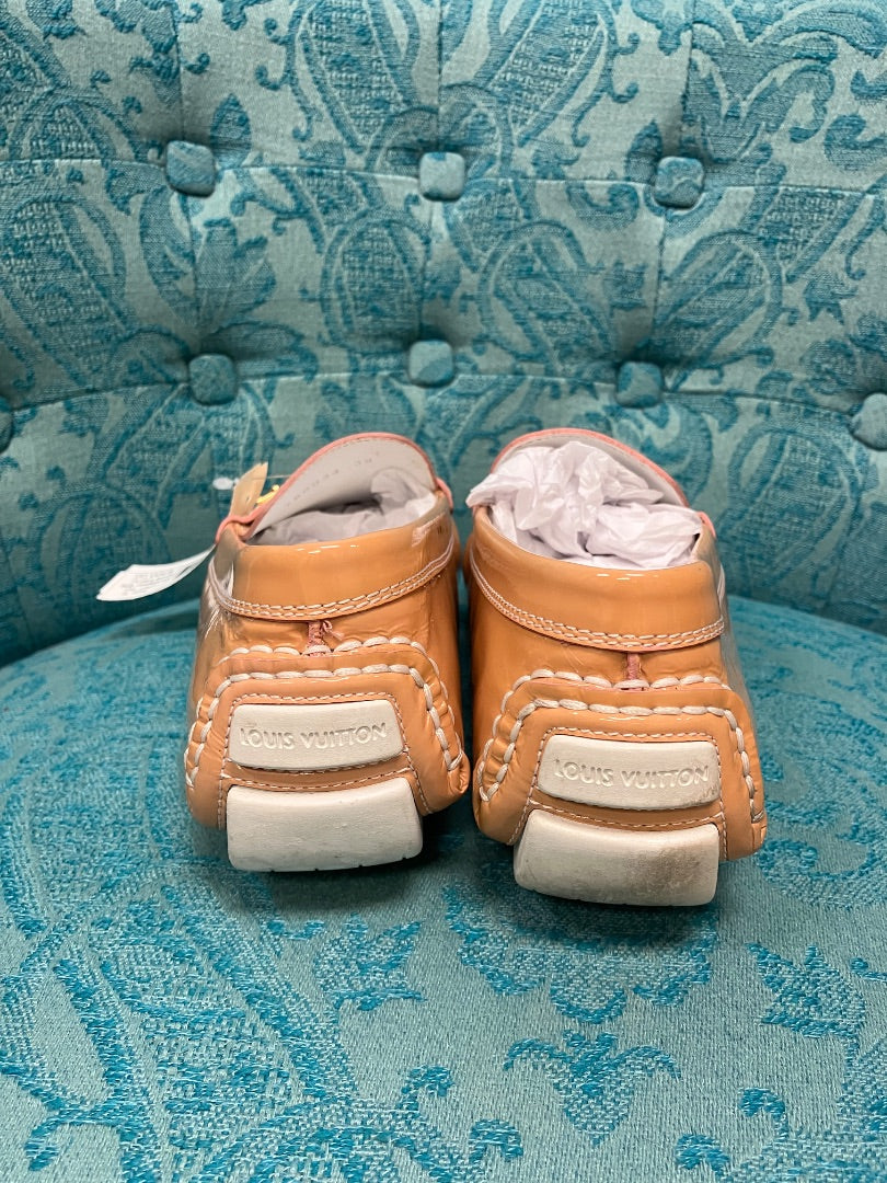 Tan Louis Vuitton flat, 9