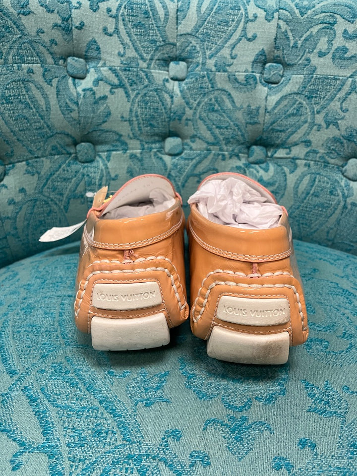 Tan Louis Vuitton flat, 9