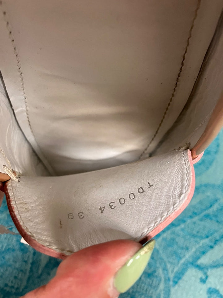 Tan Louis Vuitton flat, 9