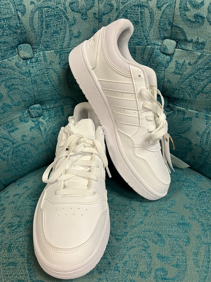 White adidas sneaker, 7.5