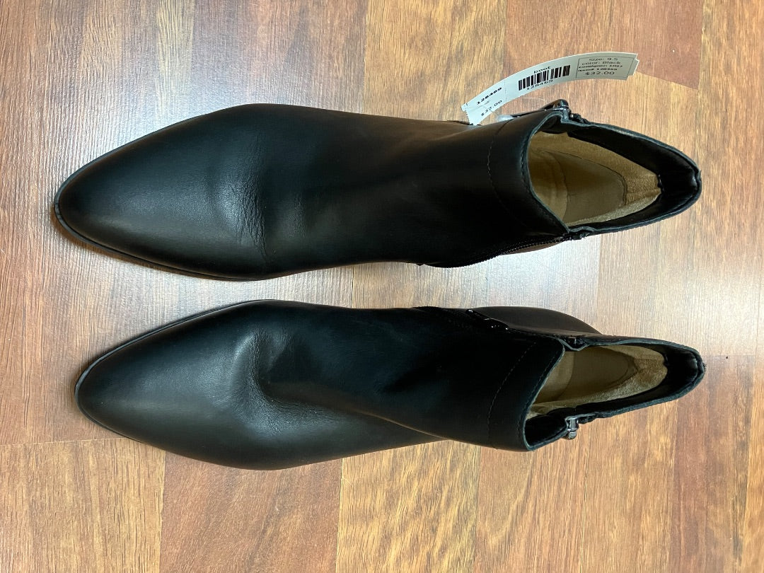 Black naturalizer boot, 9.5