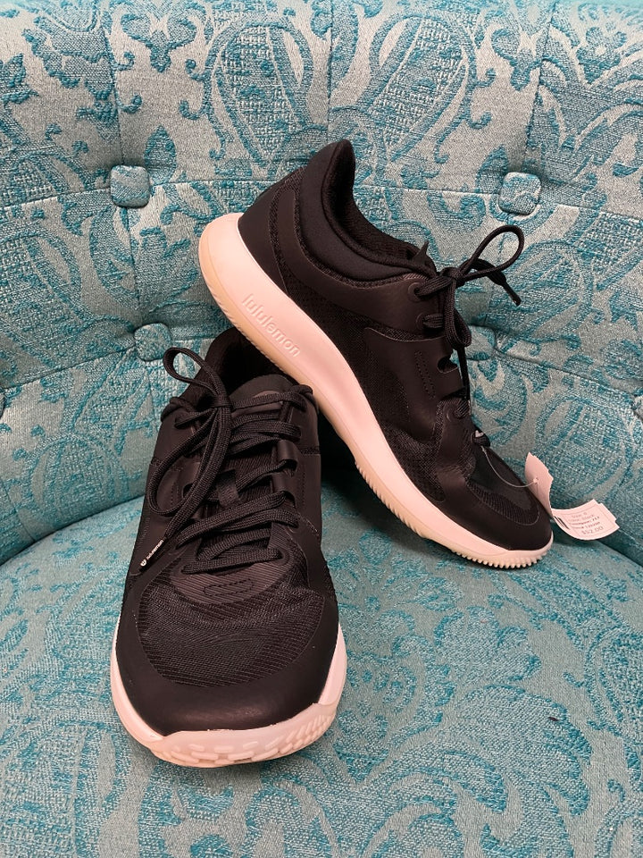 Black lululemon sneaker, 8