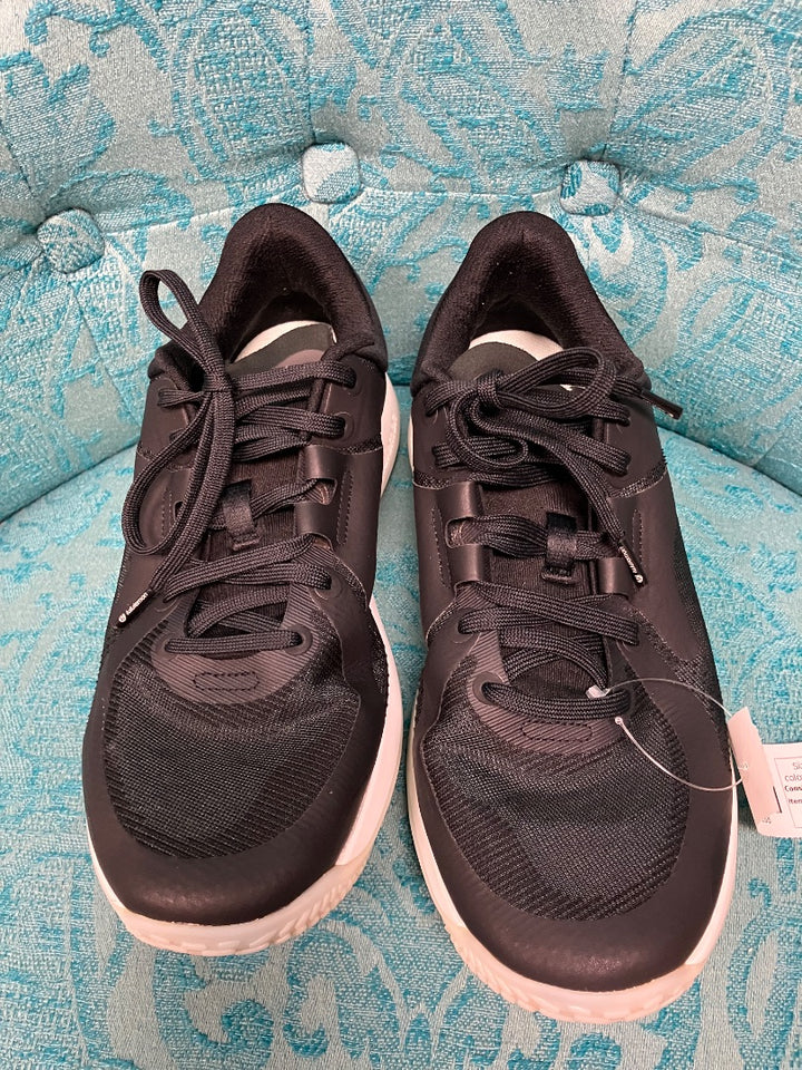 Black lululemon sneaker, 8