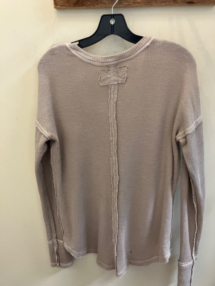 tan we the free Top, Medium
