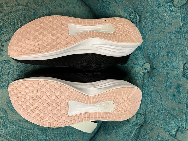 Black puma sneaker, 8.5