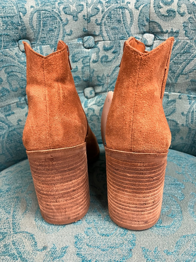 Brown lucky brand boot, 7.5
