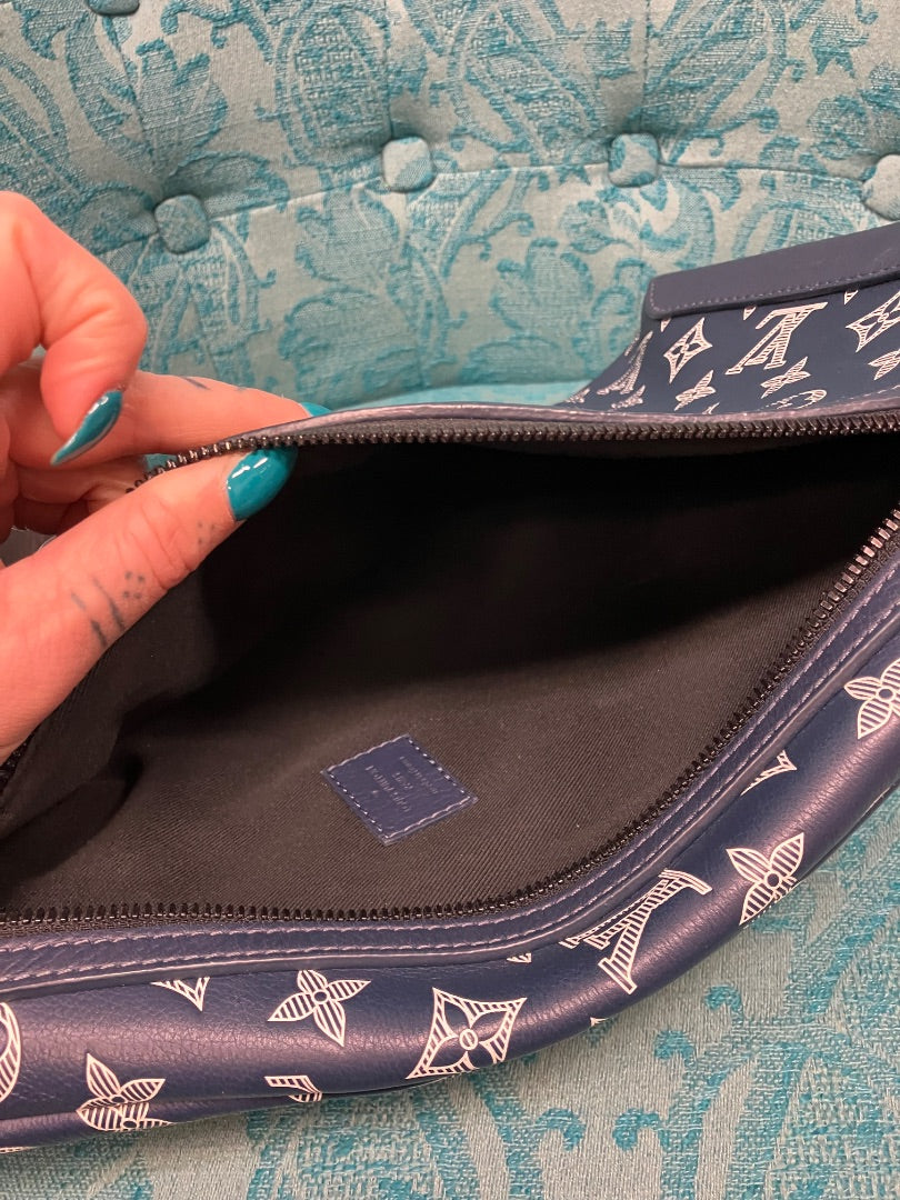 Blue+ Louis Vuitton Sling, Medium