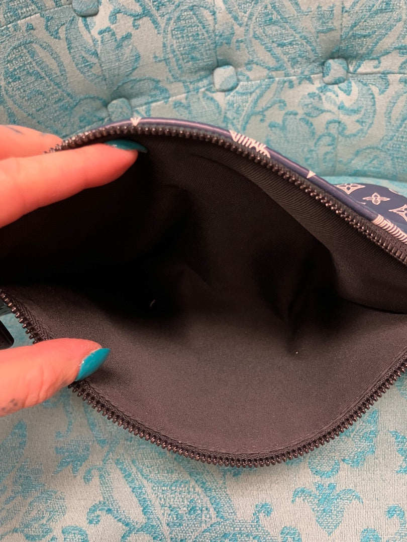 Blue+ Louis Vuitton Sling, Medium