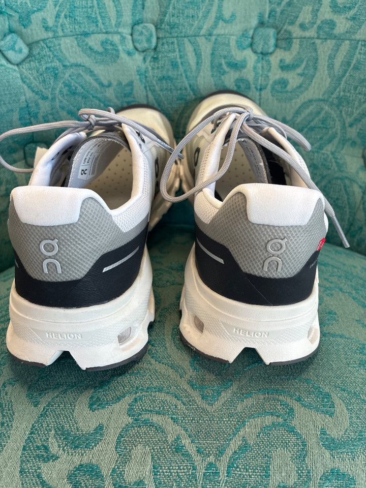 on cloud, white, sneaker, 8.5