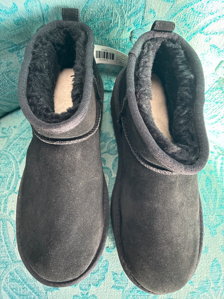 UGG Platform Black Boot, 8