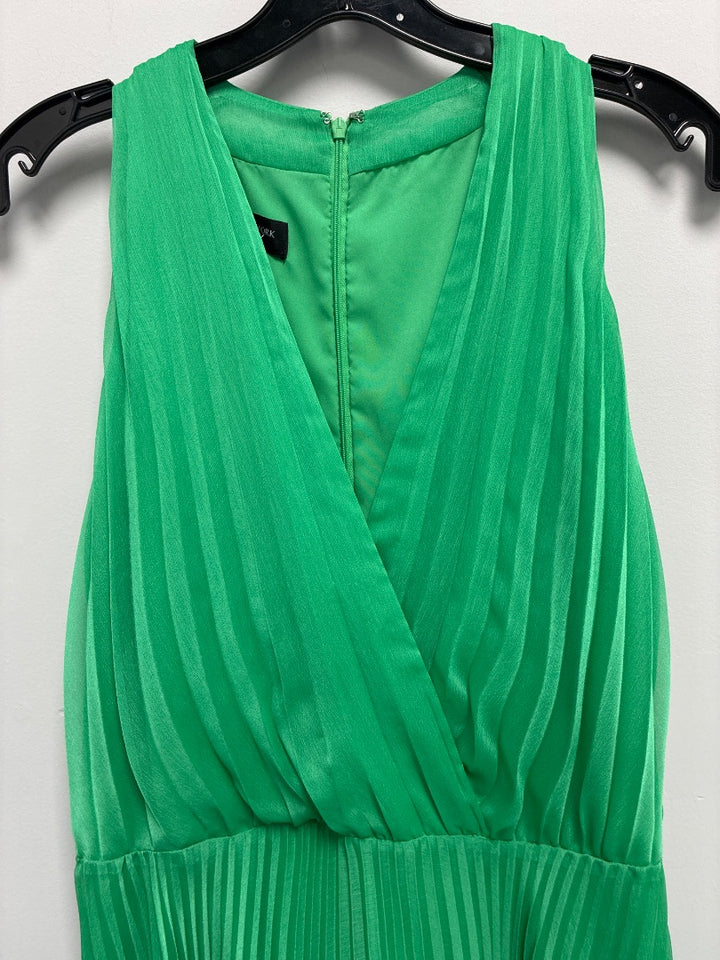 Jones New York Women’s Green Pleated Sleeveless Cocktail Dress - Large