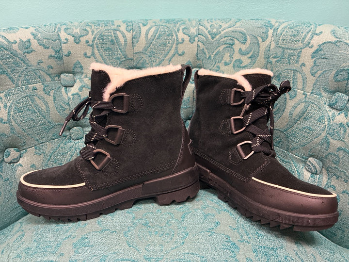 Black Sorel boot, 8